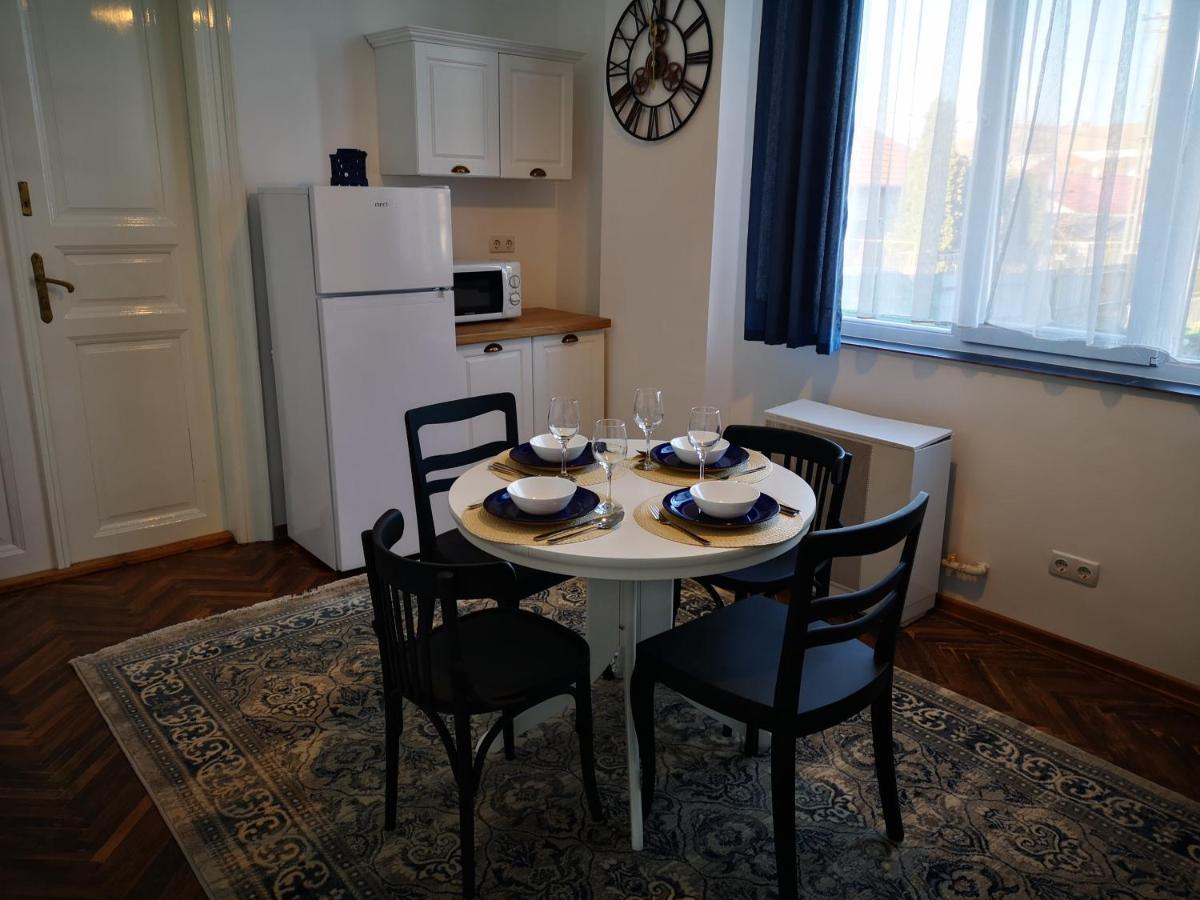 Weisz Apartment-City Center-Free Private Parking,Wifi,Ac Carei Exterior foto